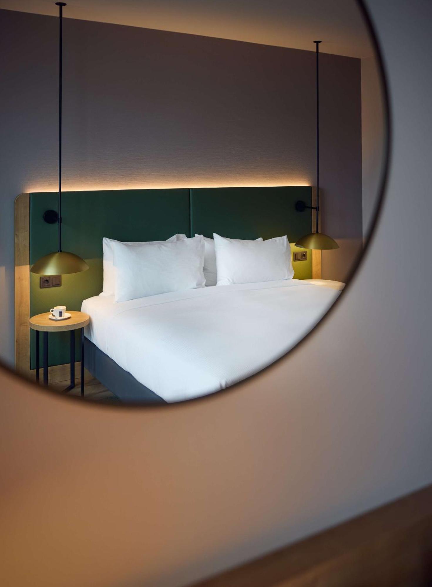 Zimmer mit Kingsize-Bett